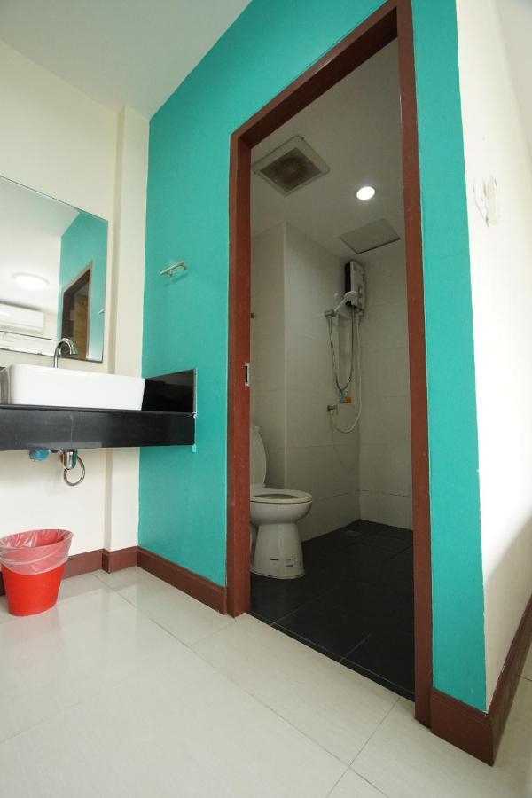 Bedbox Guesthouse And Hostel Patong Exterior foto