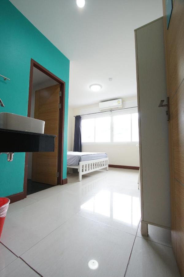 Bedbox Guesthouse And Hostel Patong Exterior foto
