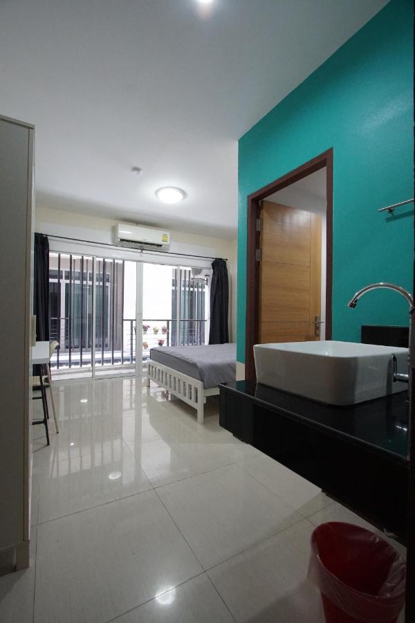 Bedbox Guesthouse And Hostel Patong Exterior foto