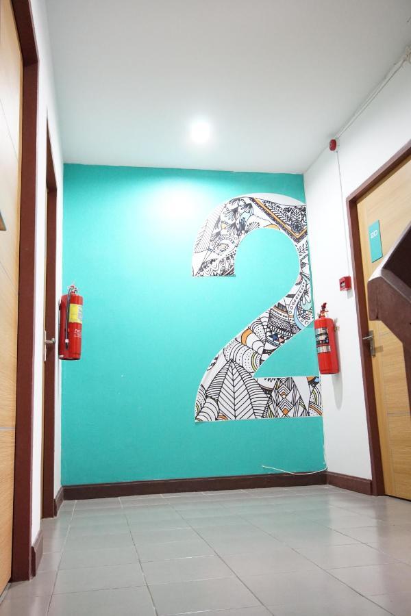 Bedbox Guesthouse And Hostel Patong Exterior foto