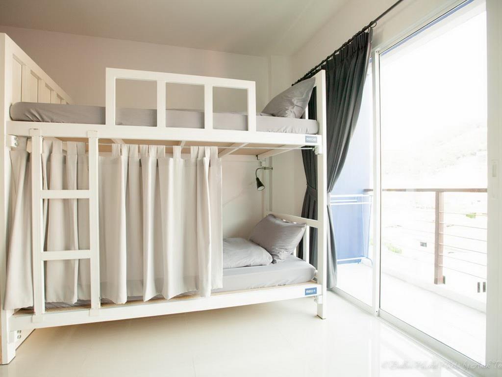 Bedbox Guesthouse And Hostel Patong Exterior foto