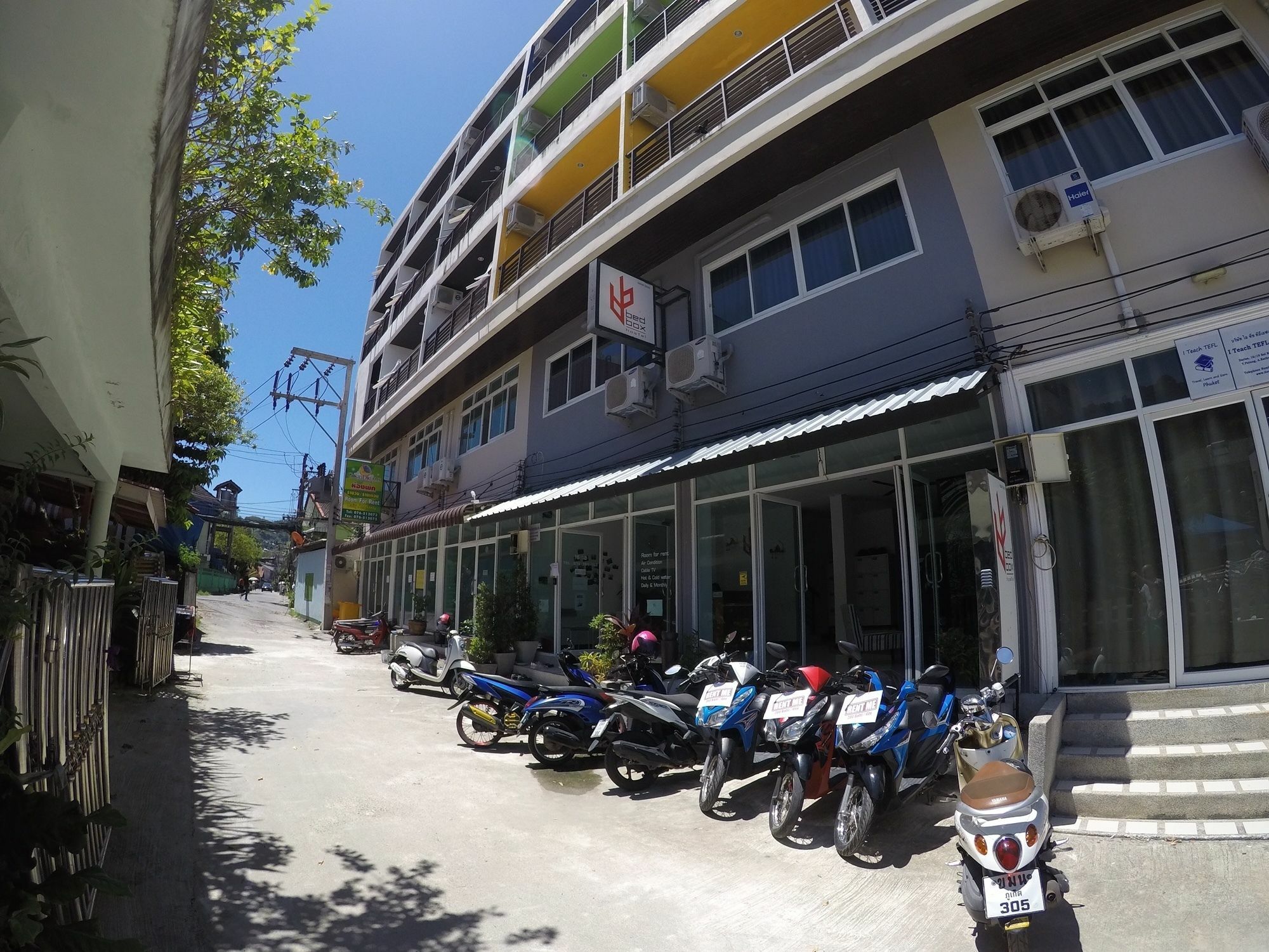 Bedbox Guesthouse And Hostel Patong Exterior foto