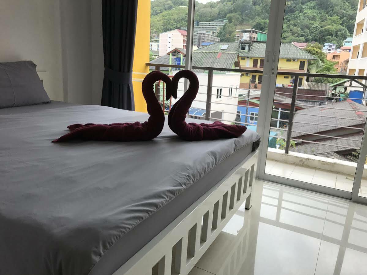 Bedbox Guesthouse And Hostel Patong Exterior foto